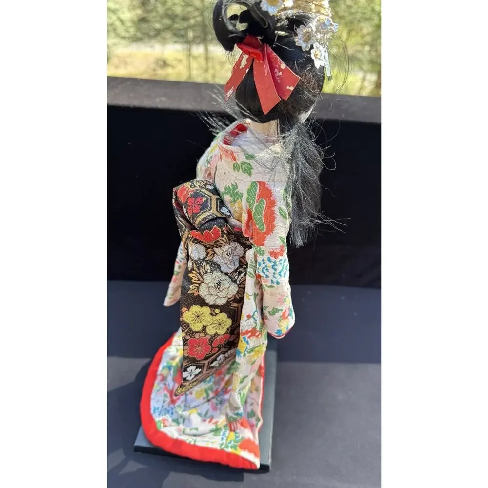 Japanese Geisha Silk Gold Kimono 17.5